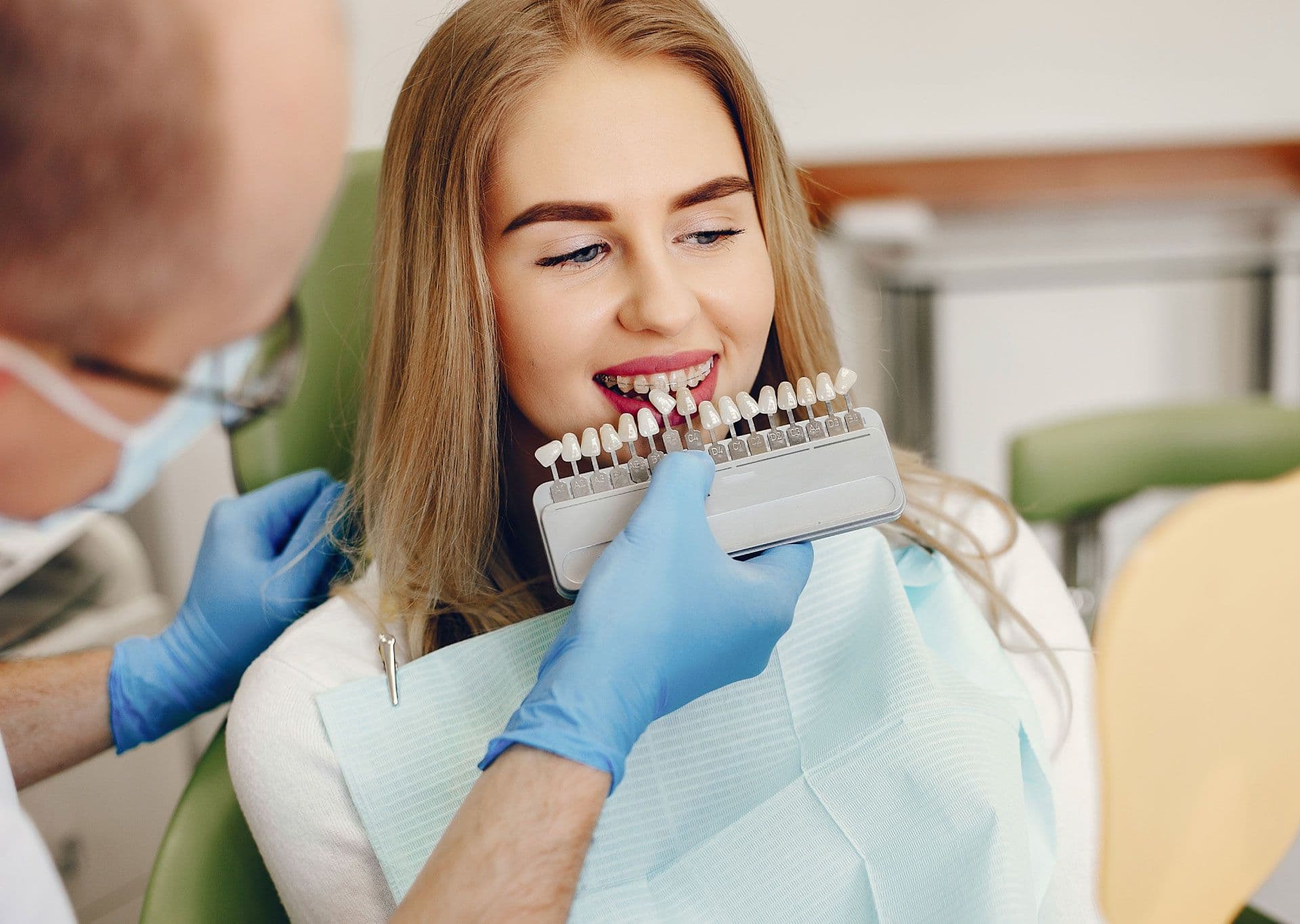 عرض مميز للخدمات العلاجية للأسنان